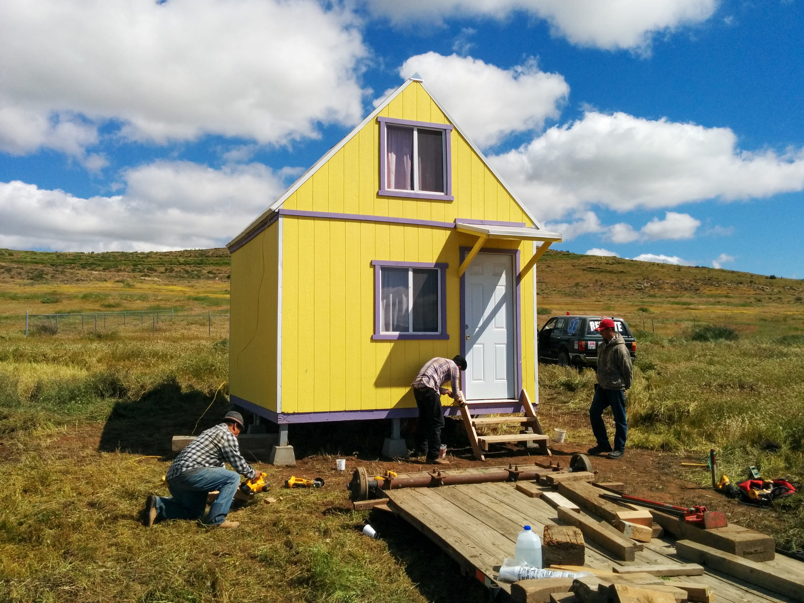 Moving loft houses in Ojos Negros